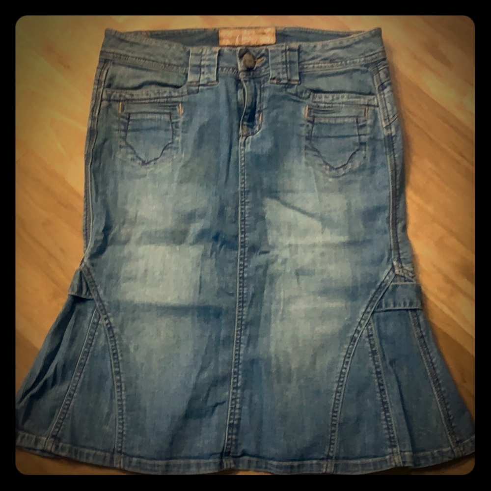 Candie’s Women’s denim skirt size 3